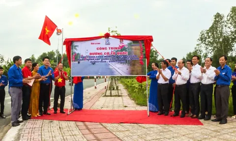 Khánh thành "Đường cờ Tổ quốc" tại Thành phố Vị Thanh, tỉnh Hậu Giang