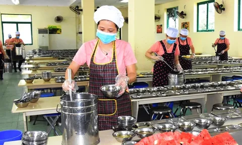 Tăng cường biện pháp đảm bảo an toàn thực phẩm đối với bếp ăn tập thể