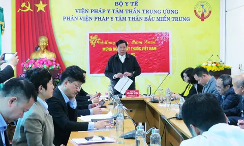 Thứ trưởng Bộ Y tế Đỗ Xuân Tuyên thăm và làm việc với ngành Y tế Nghệ An và Hà Tĩnh