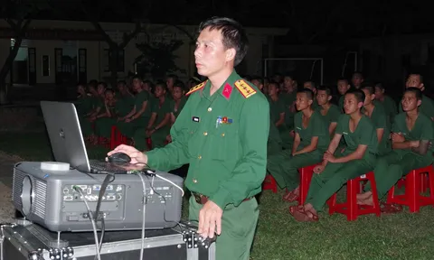 Hàng trăm buổi chiếu phim lưu động phục vụ đời sống văn hóa tinh thần cho cán bộ, chiến sĩ