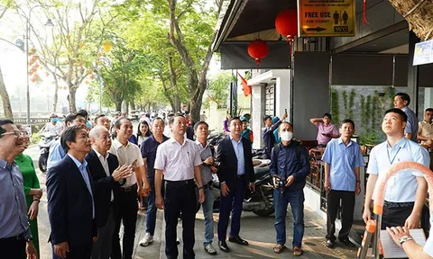 Hàng trăm điểm vệ sinh miễn phí trên nhiều tuyến đường trong trung tâm TP. Huế