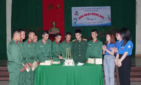 Ấm áp buổi sinh nhật đồng đội tại Tiểu đoàn 1, Trung đoàn 6 (Bộ CHQS tỉnh Thừa Thiên Huế)