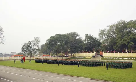 Cơ quan Sư đoàn 324 và các tiểu đoàn trực thuộc ra quân huấn luyện năm 2023