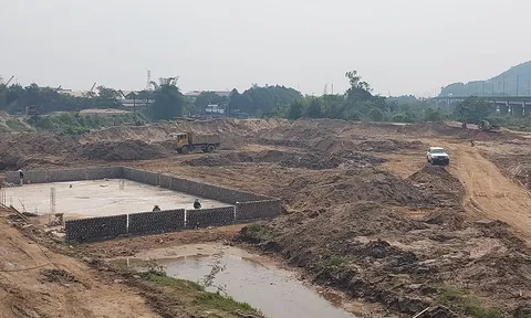 Vì sao CTCP Hùng Hưng được xây dựng công trình dưới gầm cầu Trung Đô?