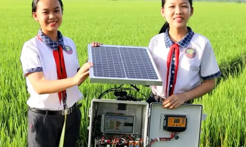 Vĩnh Long: Hai học sinh nữ tạo ra thiết bị phát hiện bệnh ở cây trồng
