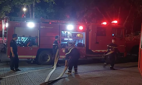 Cháy rừng tại Nghệ An: Hàng trăm cán bộ, chiến sĩ dập lửa trong đêm