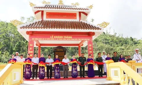 Khánh thành và bàn giao công trình Nhà tưởng niệm liệt sĩ ở Tiểu khu 67