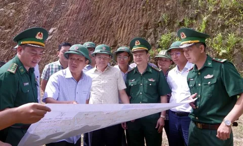 Khảo sát các tuyến đường biên giới huyện miền núi A Lưới