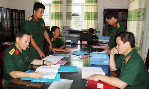 Bộ CHQS tỉnh Thừa Thiên Huế kiểm tra thực hiện quy chế dân chủ cơ sở Ban CHQS huyện Phú Lộc