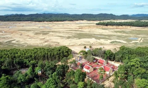 Khánh thành đền thờ Anh hùng liệt sĩ tại hồ Kẻ Gỗ
