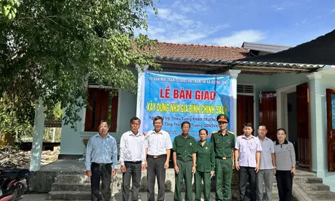 Bàn giao nhà tình nghĩa cho gia đình chính sách tại thị xã Hương Trà, tỉnh Thừa Thiên Huế