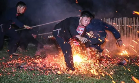 Huyện Lục Yên (Yên Bái) tổ chức Lễ hội Nhảy lửa