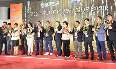 10 tổ chức, doanh nghiệp, hợp tác xã trong lĩnh vực chăn nuôi được vinh danh tại Vietstock Awards 2023