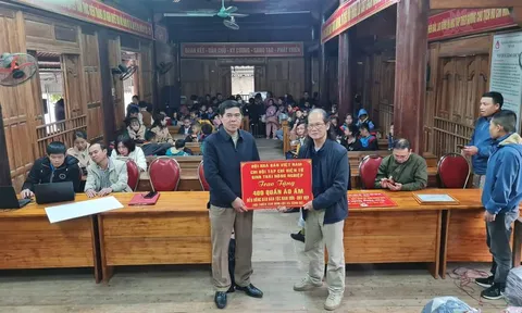 Chung tay mang áo ấm cho người nghèo vùng cao