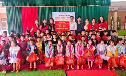 “Xuân yêu thương - Tết sum vầy” nơi vùng cao Tiên Kỳ (Nghệ An)