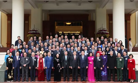 Chủ tịch nước Võ Văn Thưởng dự Hội nghị gặp mặt đại biểu trí thức, nhà khoa học, văn nghệ sĩ