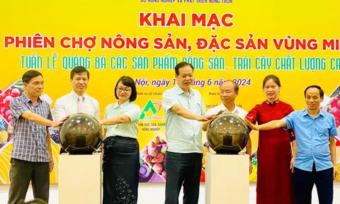 Hội tụ tinh hoa nông sản Việt: Phiên chợ nông sản, đặc sản vùng miền 2024 khai mạc rực rỡ tại Hà Nội