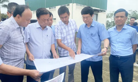 Bộ trưởng Lê Minh Hoan kiểm tra công tác đảm bảo an toàn hệ thống đê điều công trình phòng chống thiên tai trọng điểm tại Hà Nội