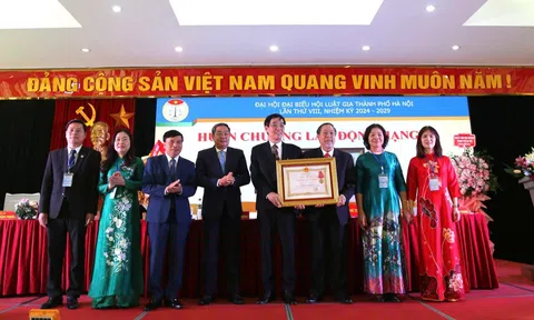 Hội Luật gia thành phố Hà Nội tổ chức thành công Đại hội Đại biểu lần thứ VIII và đón nhận Huân chương Lao động hạng Ba