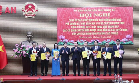 Ông Hoàng Quốc Việt giữ chức Giám đốc Sở Nông nghiệp và Môi trường Nghệ An