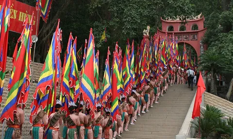 Về miền Đất Tổ tháng Ba