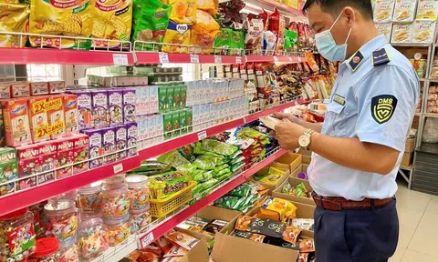 TP.HCM: Lực lượng QLTT liên tiếp phát hiện các vi phạm về an toàn thực phẩm