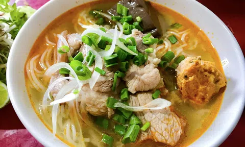 "Tri thức dân gian về bún bò Huế" và "Lễ hội Mừng lúa mới của đồng bào Cơ Tu" được công nhận là di sản văn hoá phi vật thể quốc gia