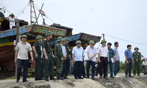Phó Chủ tịch UBND tỉnh Nghệ An Nguyễn Văn Đệ kiểm tra công tác ứng phó với cơn bão số 3