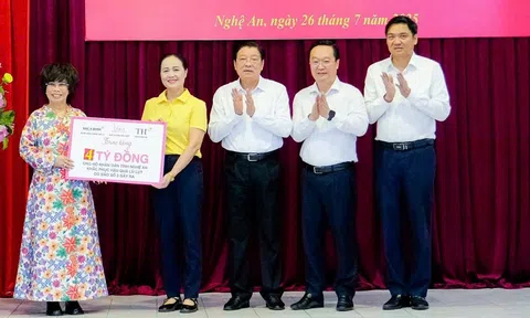 Ngân hàng TMCP Bắc Á - Tập đoàn TH trao tặng 4 tỷ đồng hỗ trợ tỉnh Nghệ An khắc phục hậu quả bão số 3