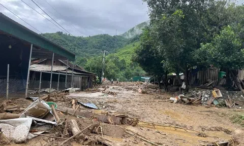 Tổng Bí thư: Đảm bảo cho những người mất nhà cửa có chỗ ở, không để người dân đói rét