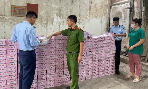 Tạm giữ hơn 250 kg trái cây nhập lậu tại phường Hồng Hà (Hà Nội)