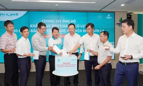 Lãnh đạo, người lao động PVFCCo – Phú Mỹ quyên góp ủng hộ đồng bào các địa phương bị thiệt hại do bão lũ