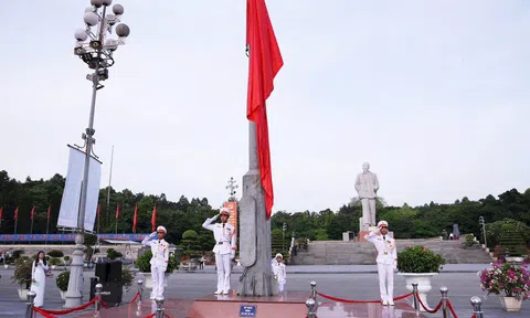 Nghệ An tổ chức hoạt động 'Cùng Việt Nam tiến bước'