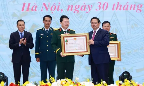 MB vinh dự đón nhận Huân chương Bảo vệ Tổ quốc hạng Nhất tại Hội nghị '80 năm Doanh nghiệp đồng hành cùng đất nước'