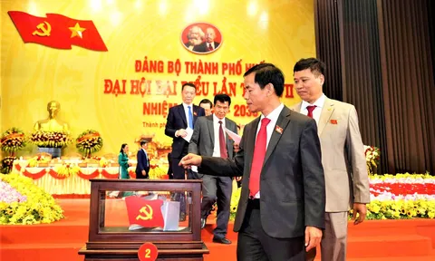 Ông Nguyễn Văn Phương được tín nhiệm bầu giữ chức Bí thư Thành uỷ Huế