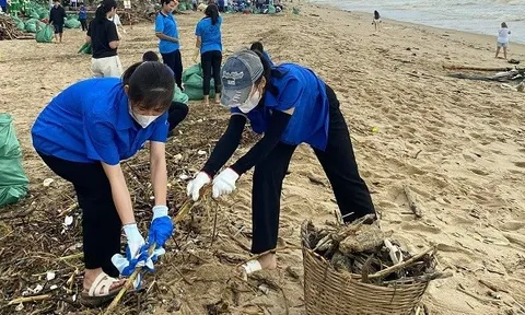 Tập trung khắc phục hậu quả, khôi phục sản xuất kinh doanh, ổn định đời sống nhân dân sau mưa lũ