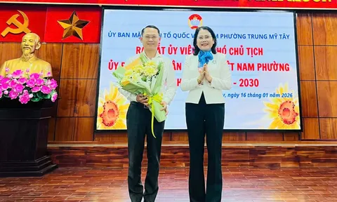 TP.HCM: Ông Nguyễn Xuân Hiển được bầu làm Phó Chủ tịch Ủy ban MTQT phường Trung Mỹ Tây