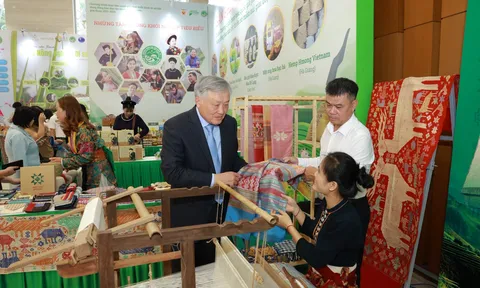 Từ bàn tay nghệ nhân tài hoa đến những điểm hẹn văn hóa xứ Nghệ