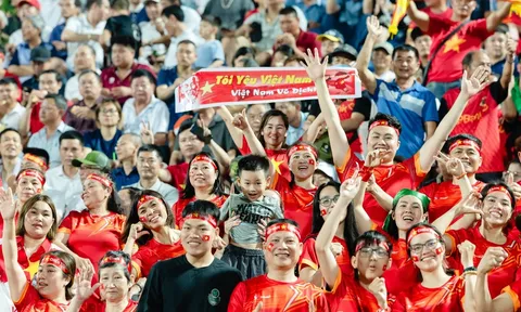 Fanzone cuồng nhiệt tiếp lửa Đội tuyển bóng đá Việt Nam trong trận thắng Malaysia