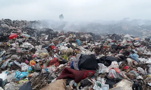 Bãi rác lộ thiên: Hệ lụy và giải pháp