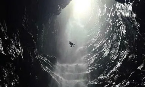 Phát hiện hang động mới tại Vườn Quốc gia Phong Nha – Kẻ Bàng bên trong có thác nước cao 350 m