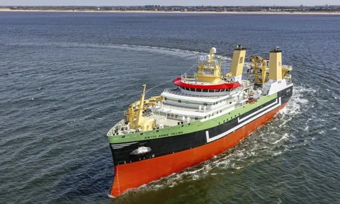 Siêu tàu Annie Hillina xác lập kỷ lục làm lạnh 400 tấn hải sản mỗi ngày giữa đại dương