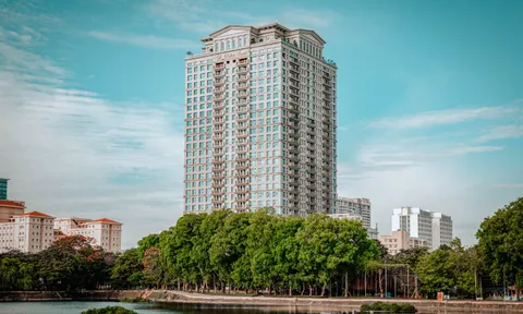 Tân Hoàng Minh đang làm gì tại phía Đông Hà Nội?