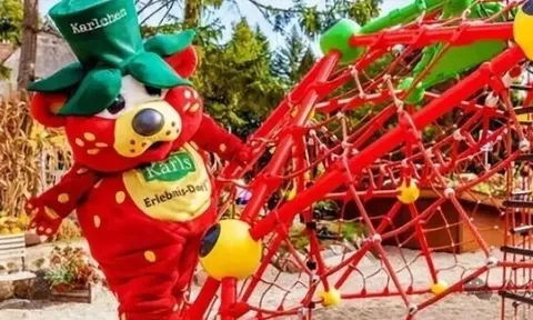 Cách người Đức làm nông nghiệp kiểu "Disneyland" từ những luống dâu tây
