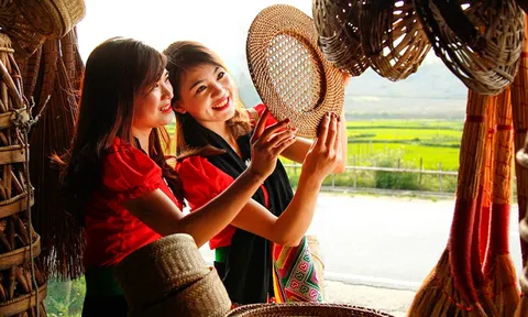 Đi tìm món quà gói trọn hồn đất, tình người Sơn La