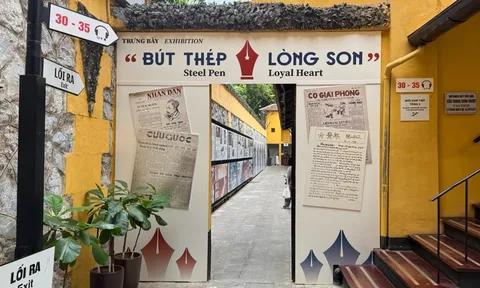 Tái hiện lịch sử báo chí cách mạng qua trưng bày "Bút thép, lòng son" tại Di tích Nhà tù Hỏa Lò