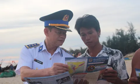 Định vị niềm tin trên cánh sóng: Khi chiến sĩ Cảnh sát biển đồng hành cùng ngư dân bám biển