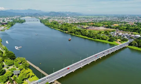 Huế phát huy tiềm năng du lịch sông Hương và tìm phương án thoát lũ cho thành phố