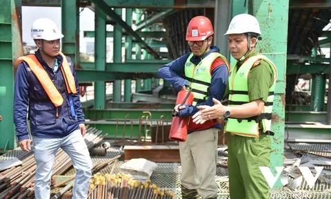 Tăng cường đảm bảo an toàn PCCC với phương tiện đường thủy và các công trình thi công trọng điểm trên sông Hồng