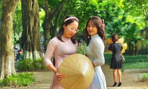 Thu ghé ngang phố thị